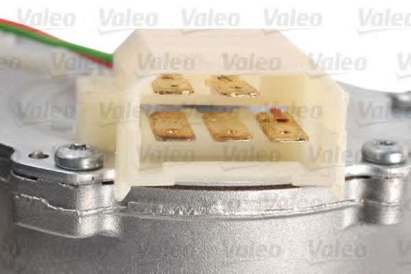 Двигатель стеклоочистителя VALEO 403872